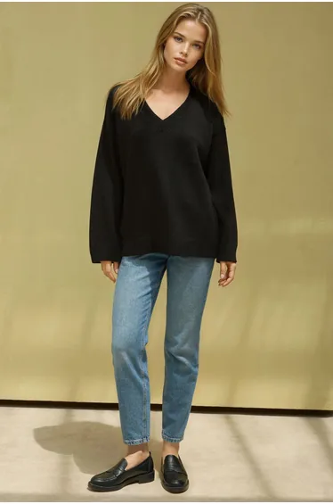 سترة هيكوب أسود محبوك بأكمام طويلة