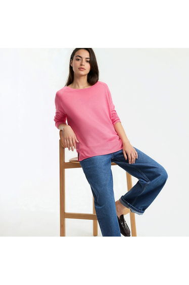 Fine Knit Jumper/Sweater with Crew Neck