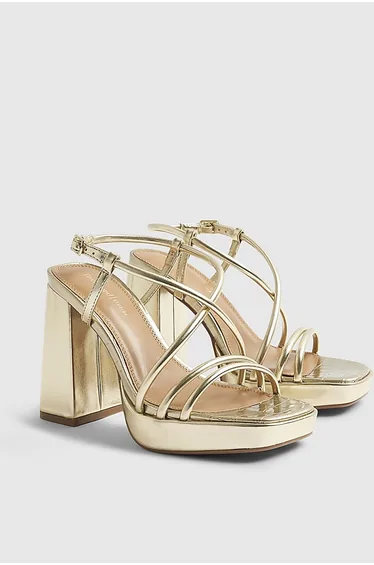 صندل باللون الذهبي