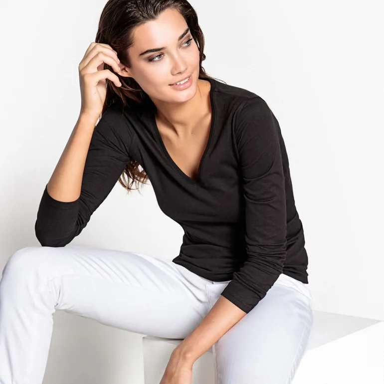 Basic Organic Cotton V-Neck T-Shirt - 1