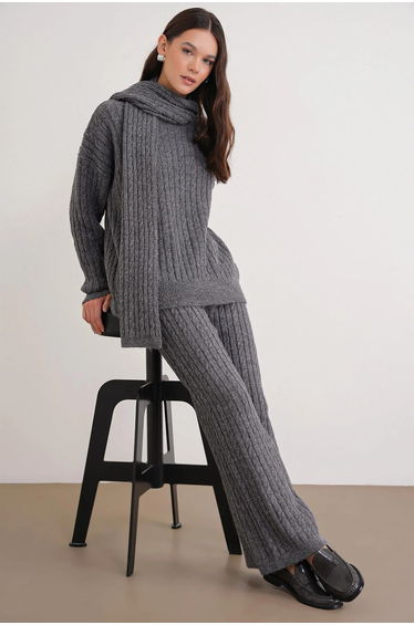 MIXRAY Oversized Hair Braid Patterned Knitwear Co-Ord Set