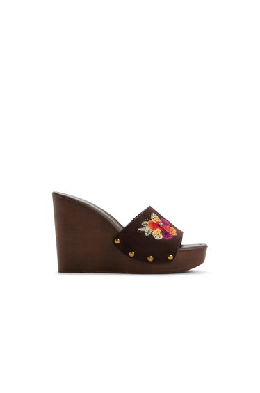Grounded / Wedge Sandals