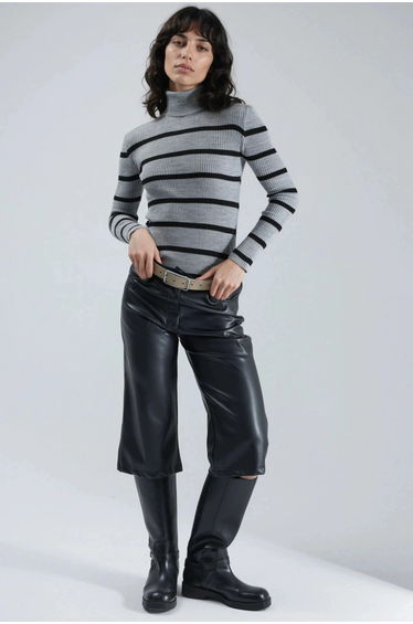 MY FASHION Fitted Striped Ribbed Turtleneck Sweater