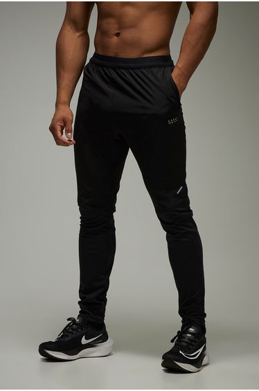 Man Active Running Stretch Tapered Jogger - black