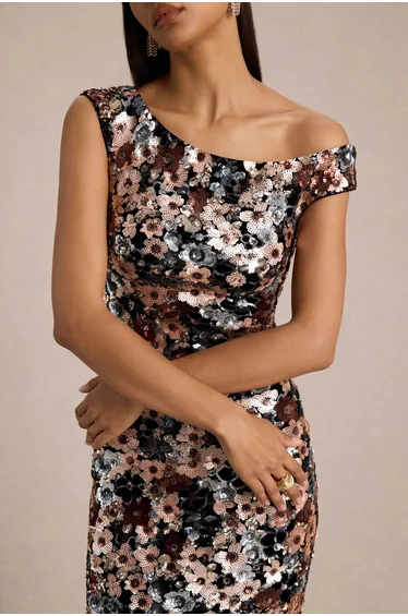 فستان كلوب ال لندن مخمل ماكسي بقصة مستقيمة بطبعة أزهار