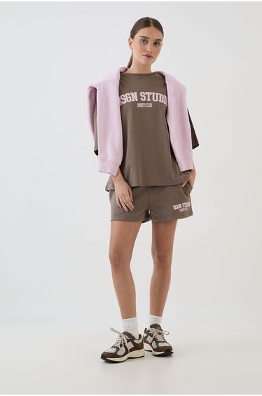 DSGN Studio Applique Loose Fit Sweat Short - taupe