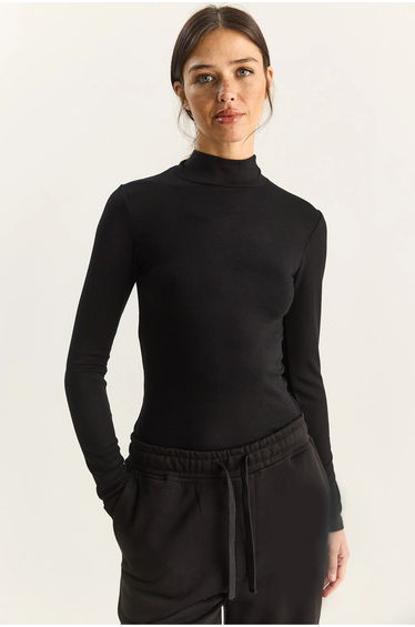 LUCCI Slim Fit Long Sleeve Half Turtleneck Top