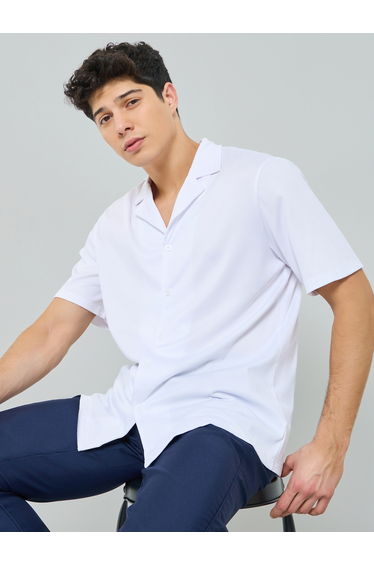 Men White Notched Collar Short Sleeve Shirt