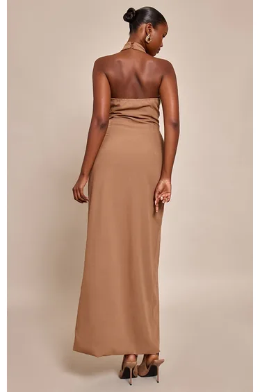 فستان ماكسي بياقة هالتر بلا أكمام