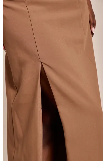 فستان ماكسي بياقة هالتر بلا أكمام