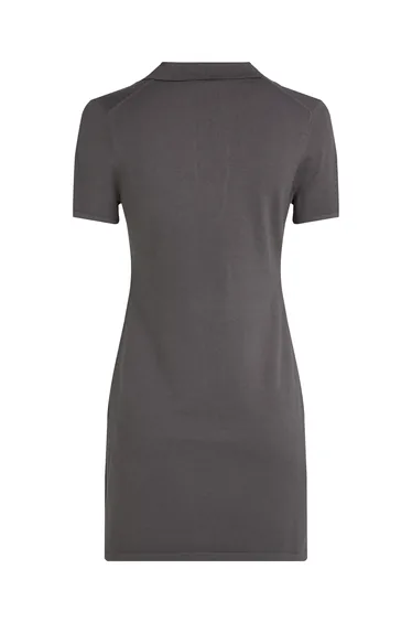 فستان كالفن كلاين تيشيرت قصير بقصة مستقيمة