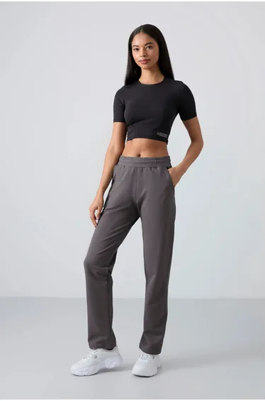 TOMMY Women’s Straight-Leg Fleece Sweatpants