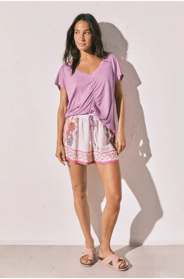 توب بيجامة ومنز سيكرت باللون الأرجواني