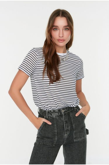 T-Shirt - Black - Regular fit