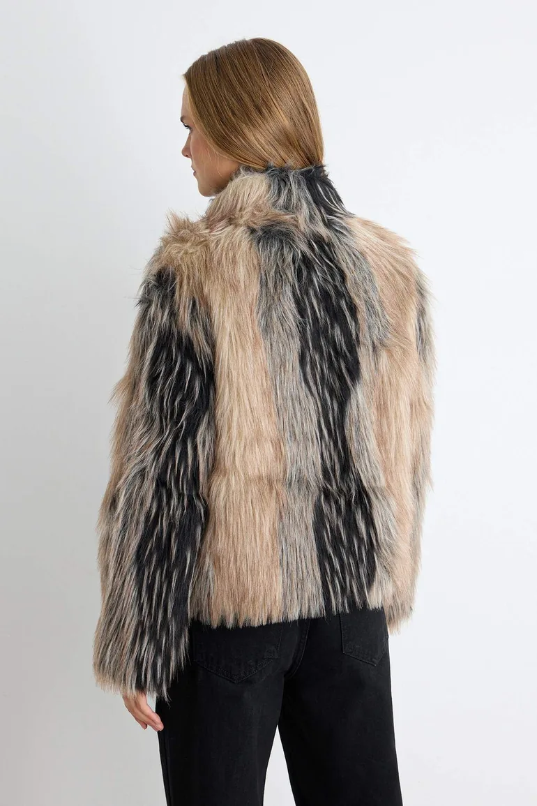 Multi-Colored Regular Fit Faux Fur Coat - 4