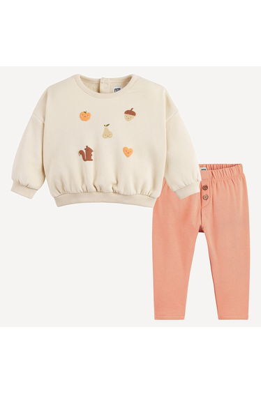 2-Piece Sweatshirt and Leggings Outfit