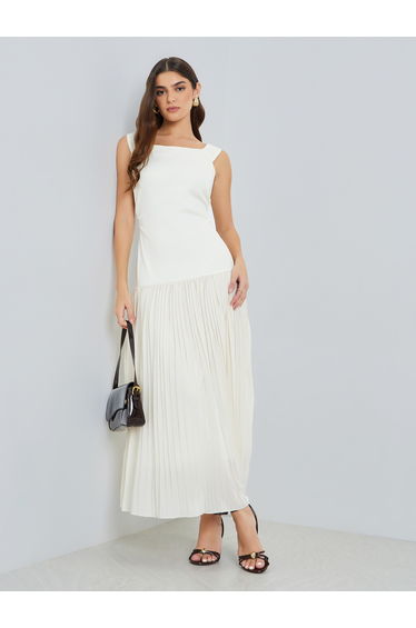 Women Off-White Pleated A-Line Maxi Dress