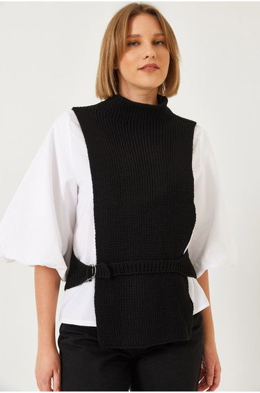 LUCCI Textured Ribbed Turtleneck Top with Bow