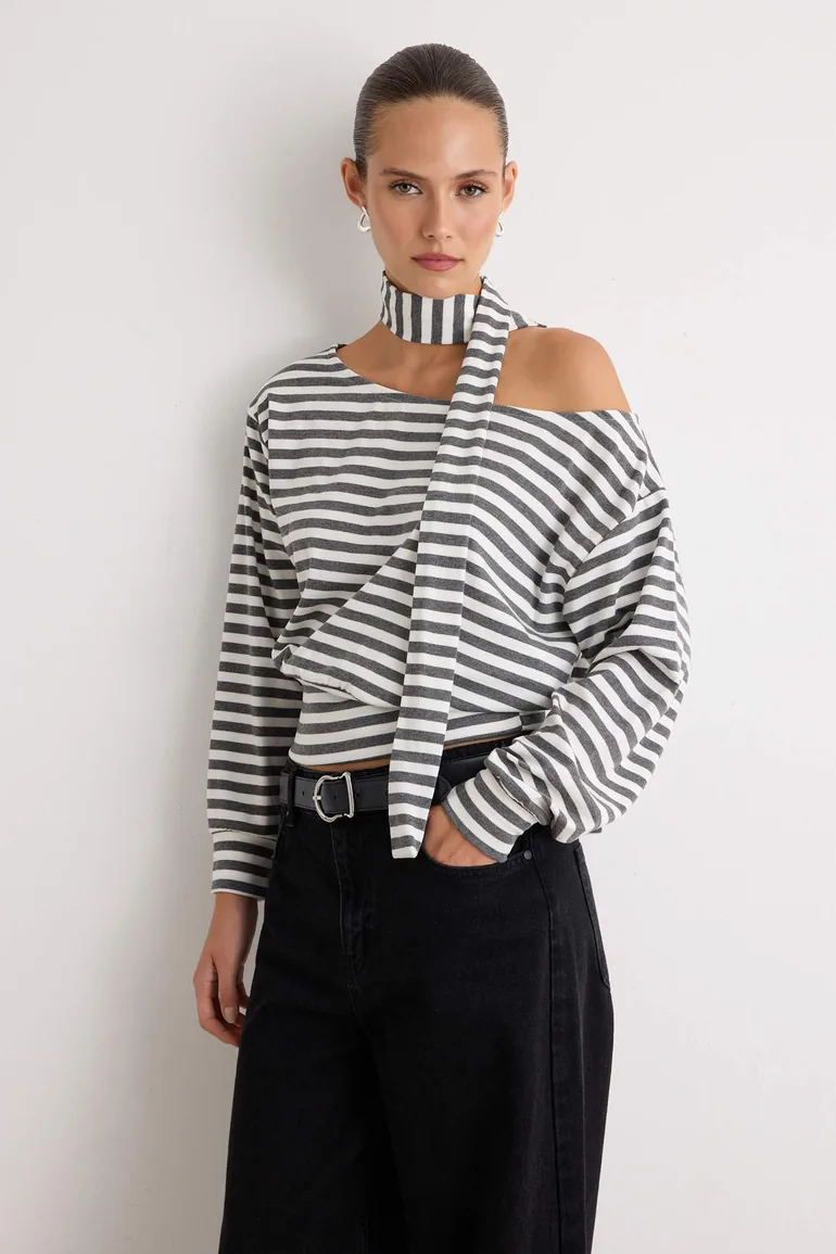 Black Open Shoulder Shawl Accessory Detailed Regular/Normal Fit Knitted Blouse