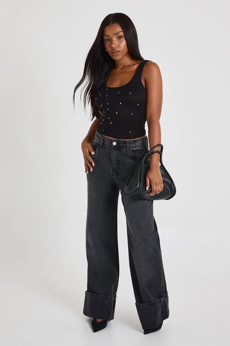 Teardrop Shaped Trimmed Scoop Neck Top - black