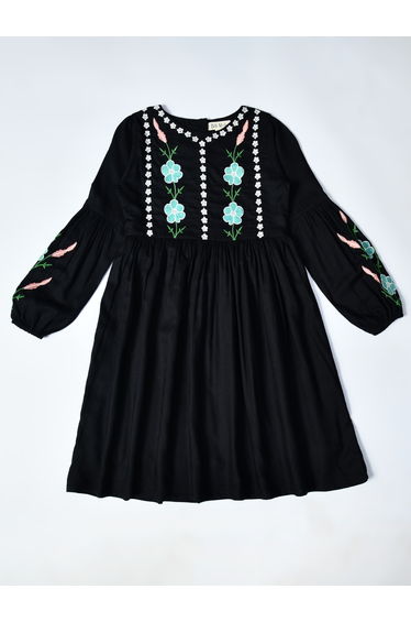 Floral Embroidered Round Neck Knee-Length Dress