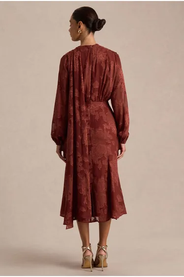 فستان كلوب ال لندن بني ميداكسي بقصة مستقيمة بأكمام طويلة بطبعة أزهار