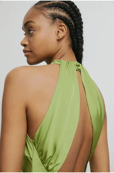 فستان ساتان بدون ظهر بياقة هالتر