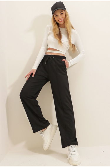 Sweatpants - Black - Relaxed