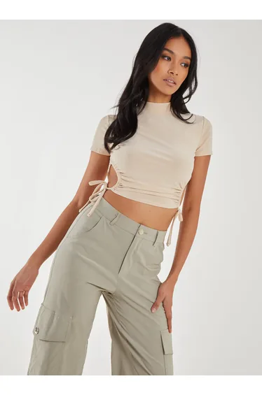 Cut Out Tide Side High Neck Crop Top