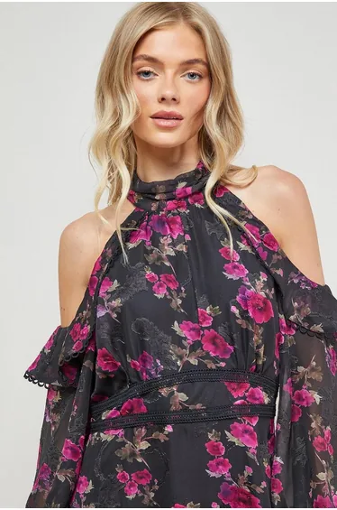 فستان ميدي بكشكش بأكتاف مفتوحة بياقة هالتر