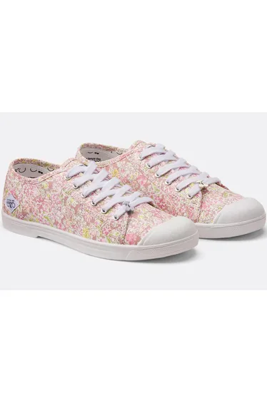 حذاء رياضة كانفاس