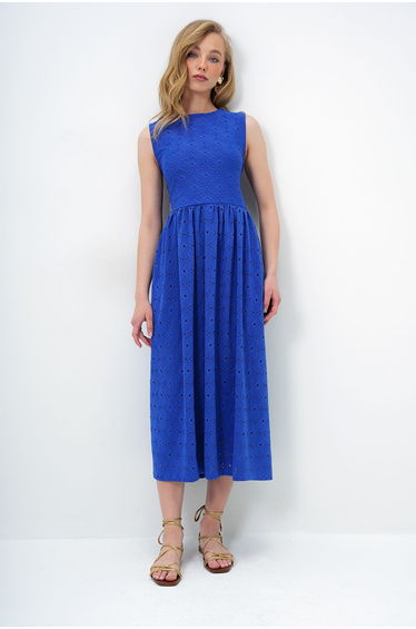 Women's Saks Hidden Zipper Sleeveless Premium Guipure Dress