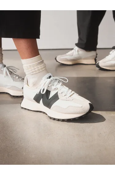 حذاء سنيكرز