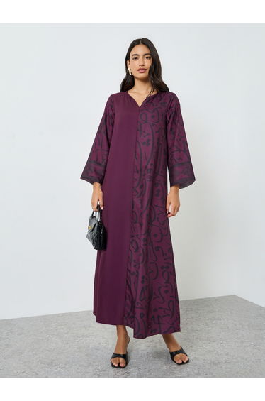 Burgundy Notch Neck Jalabiya with Arabic Print