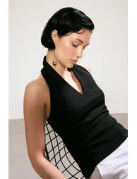 Trendyol Studio Collection Black Fitted/Sleeveless Interlock E Stretchy Knitted Blouse - 1