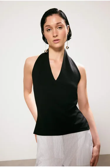 Trendyol Studio Collection Black Fitted/Sleeveless Interlock E Stretchy Knitted Blouse