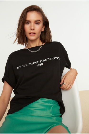 T-Shirt - Black - Relaxed fit