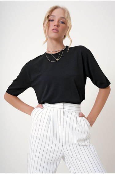 Women's Black Crew Neck Half Sleeve Knitted Blouse