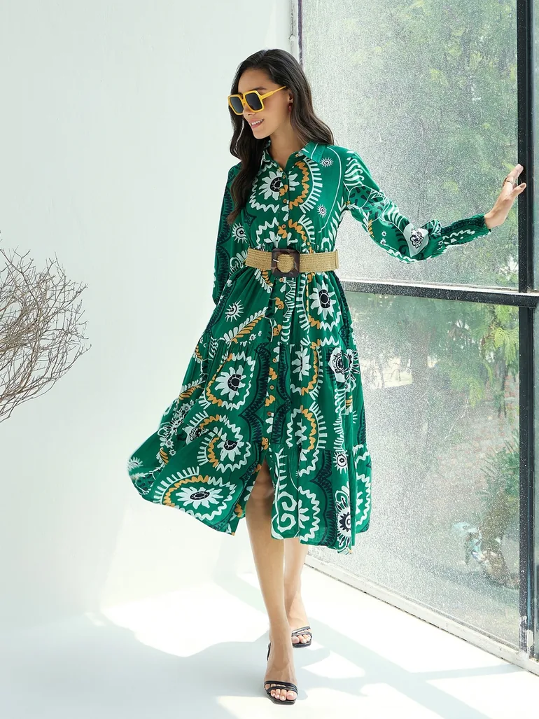 Green Floral Front-Button Midi Dress Sassafras Green : Day Dresses : VogaCloset Oman Green Floral Front-Button Midi Dress Sassafras Green : Day Dresses : VogaCloset Oman