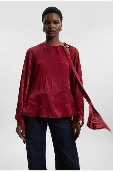 كارين ميلين بلوزة أحمر بأكمام طويلة