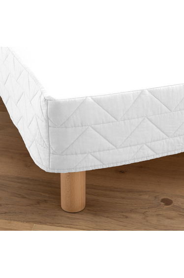 Zig-Zag Scenario Quilted Mattress Cover