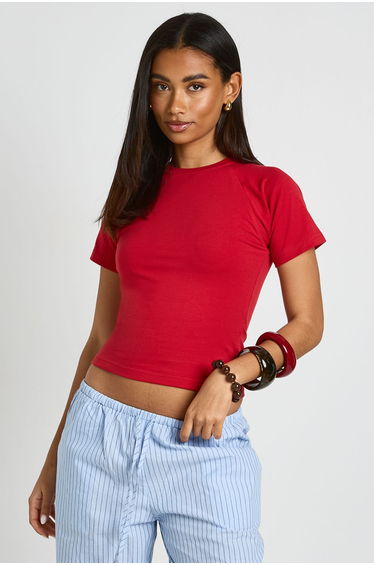 Raglan Sleeve Fitted T-Shirt - red
