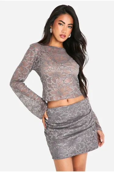 تنورة قصيرة دانتيل بجنب مزموم