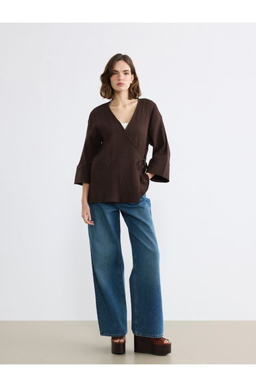 Textured Women's Kimono with a Wrap Collar