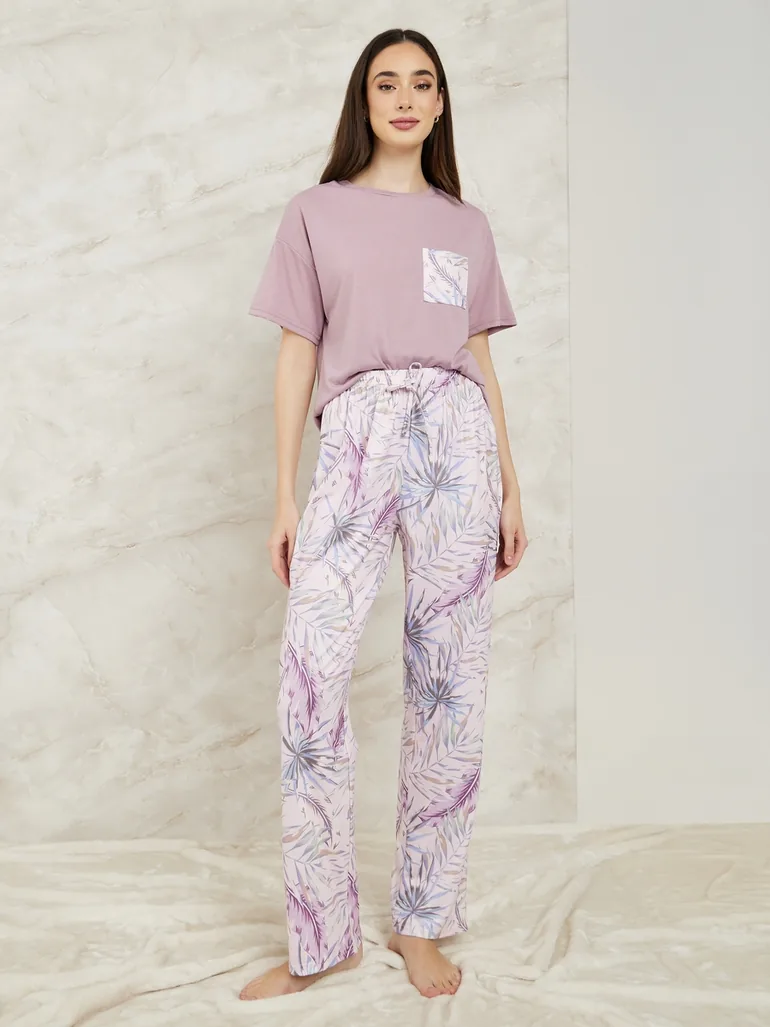 Leafy Palm Pocket T-Shirt and Pyjama Set