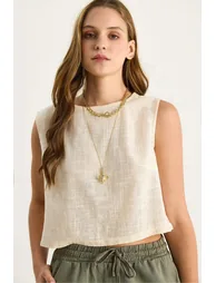 LUCCI Linen Blend Cropped Crew Neck Blouse