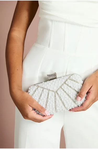 حقيبة كلتش زفاف مزينة باللؤلؤ