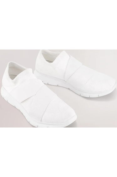 Crossover Dance Knit Sneakers - CORE WHITE