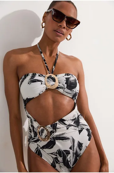 بدلة سباحة بفتحات بطبعة نخيل 