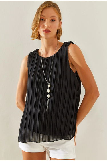 LUCCI Textured Siphon Blouse with Accessory Detail